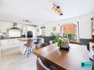 Kitchen/Diner - click for photo gallery